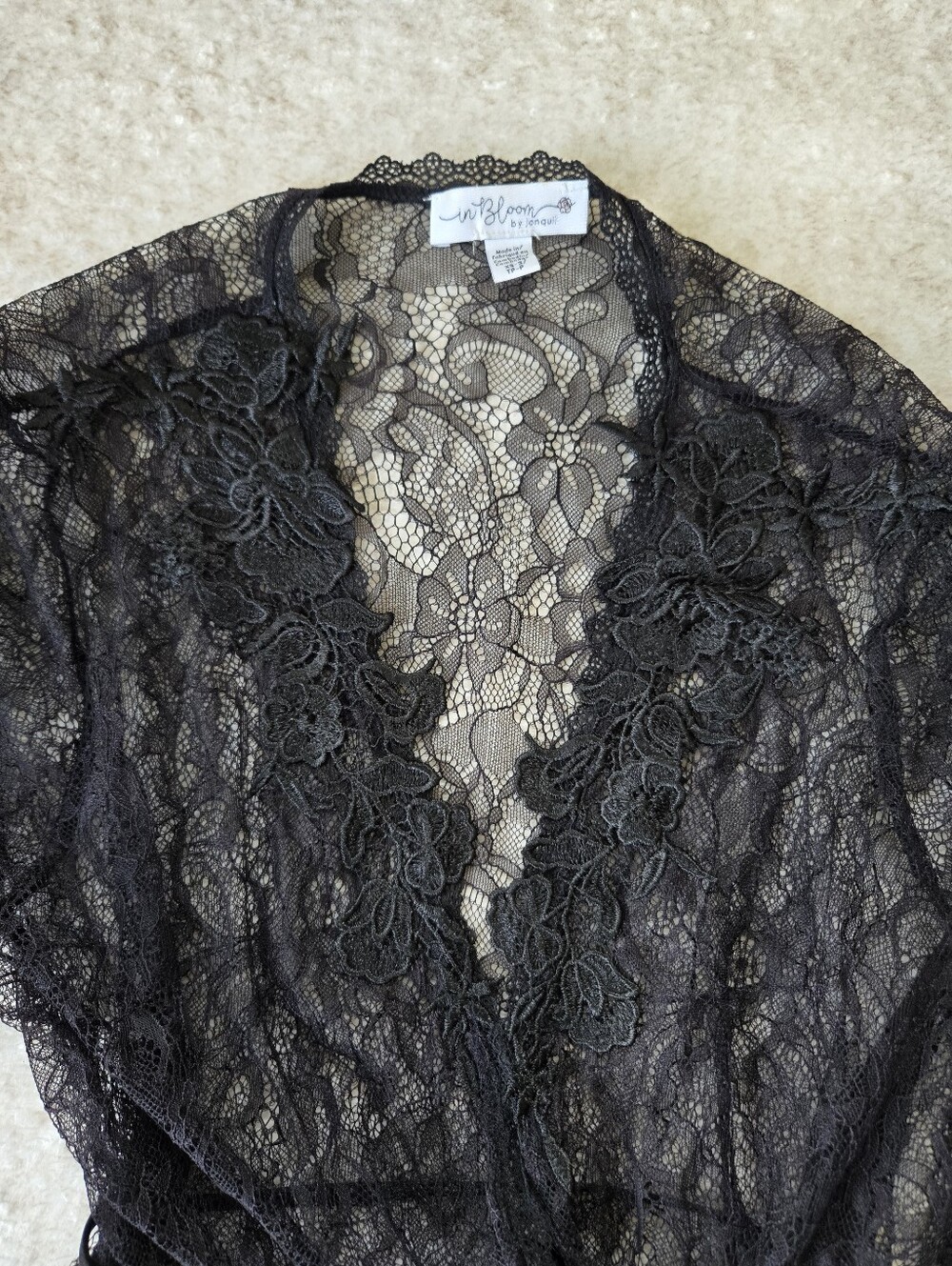 In Bloom Black Lace Robe - Picture 5 of 8